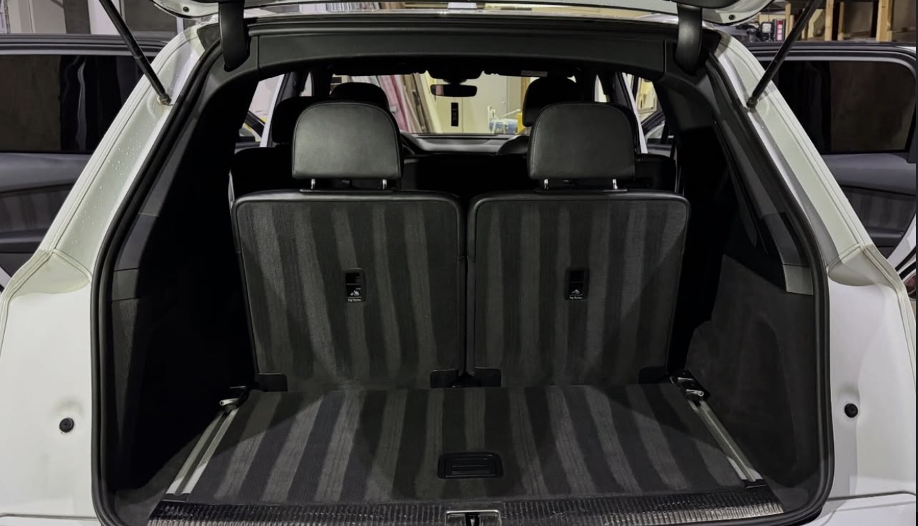 Audi Q7 – Kofferraum aufbereitet